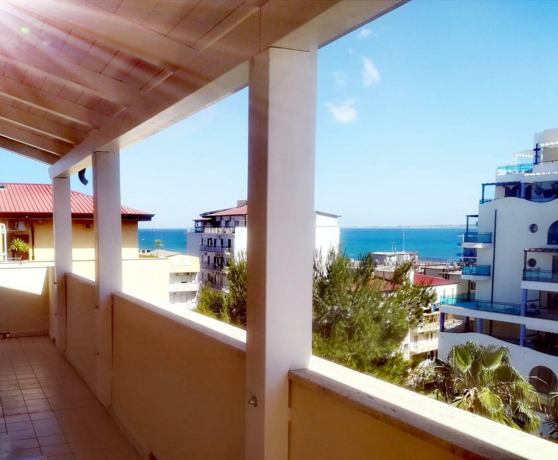 Affitti Brevi- Mediterraneo Crotone Exterior foto
